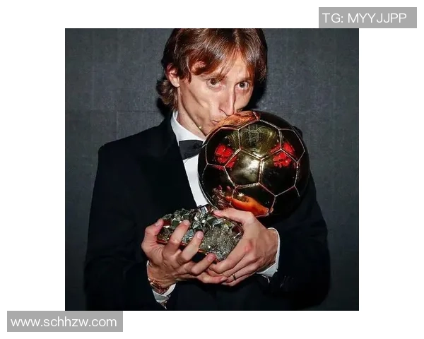 莫德里奇：足球场上的艺术家与战士，如何书写传奇人生